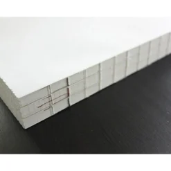 Apica | Cuaderno Premium A4 Silky Red (Cuadros)