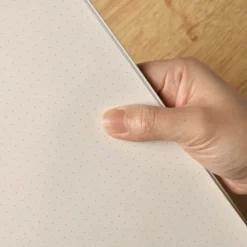 Apica | Cuaderno Premium A6 Silky Black (Puntos)