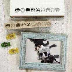 Arte CO | Sello Cats Eating in a Row