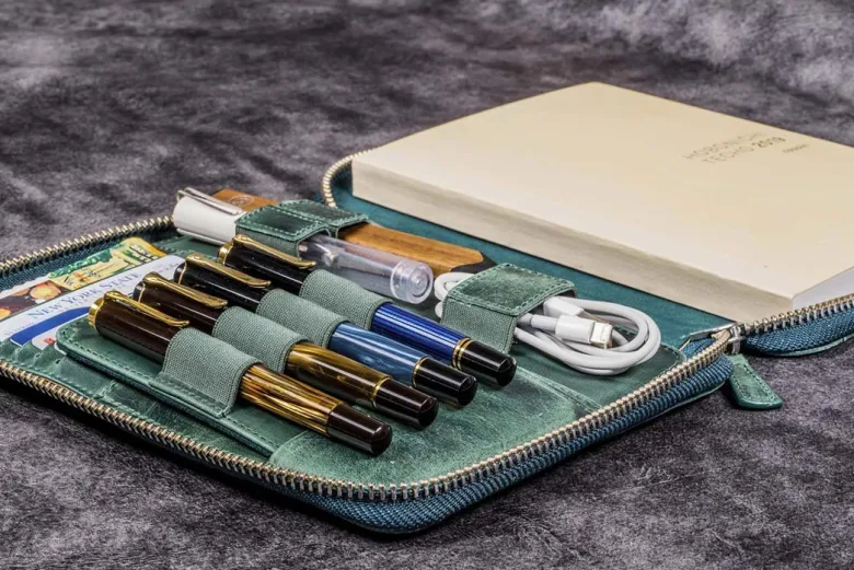 Galen Leather | Funda Leather Zippered Hobonichi Cousin A5 Planner Folio Crazy Horse Forest Green