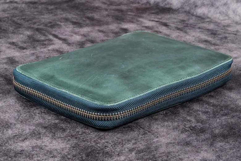 Galen Leather | Funda Leather Zippered Hobonichi Cousin A5 Planner Folio Crazy Horse Forest Green