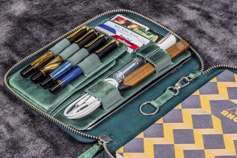 Galen Leather | Funda Leather Zippered Hobonichi Cousin A5 Planner Folio Crazy Horse Forest Green