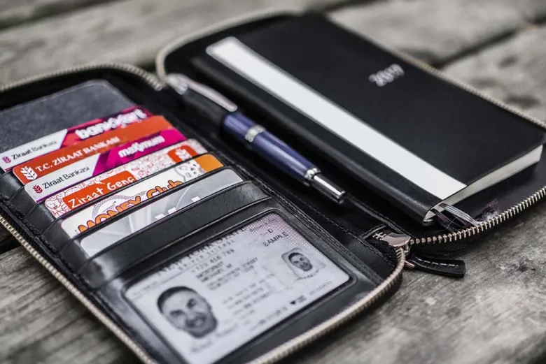 Galen Leather | Funda Leather Zippered Hobonichi Weeks Cover Black