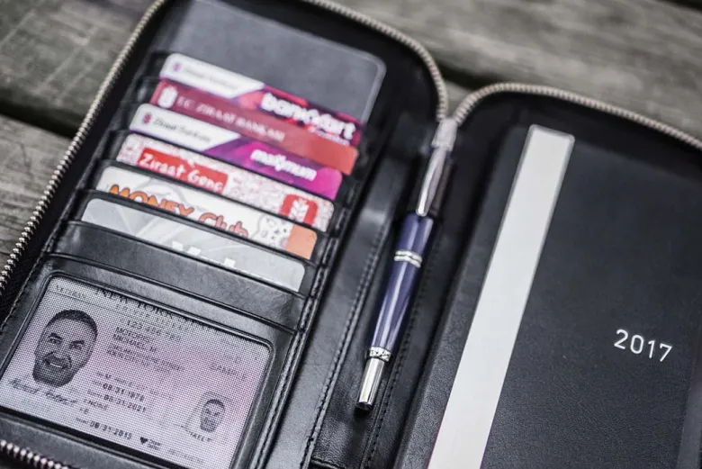 Galen Leather | Funda Leather Zippered Hobonichi Weeks Cover Black
