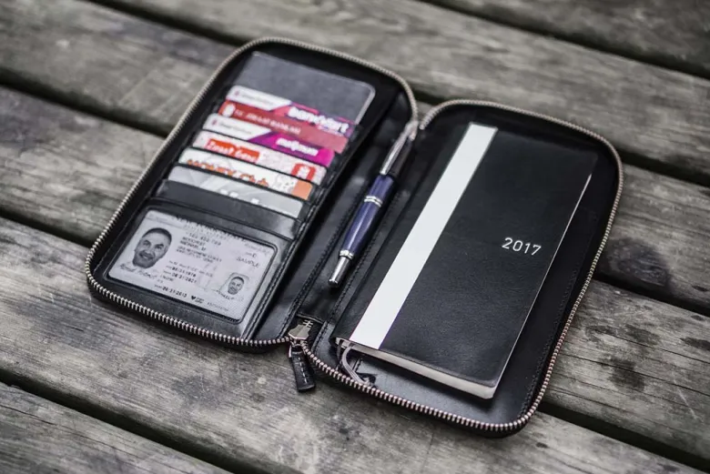 Galen Leather | Funda Leather Zippered Hobonichi Weeks Cover Black