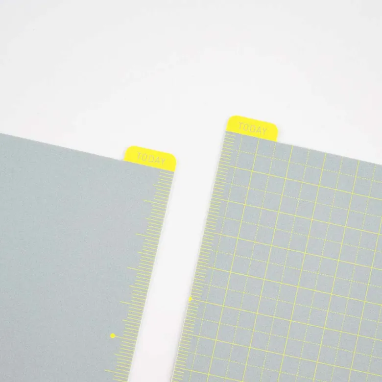 Hobonichi | Plantilla de Escritura Pencil Board A6 Ice Gray x Yellow