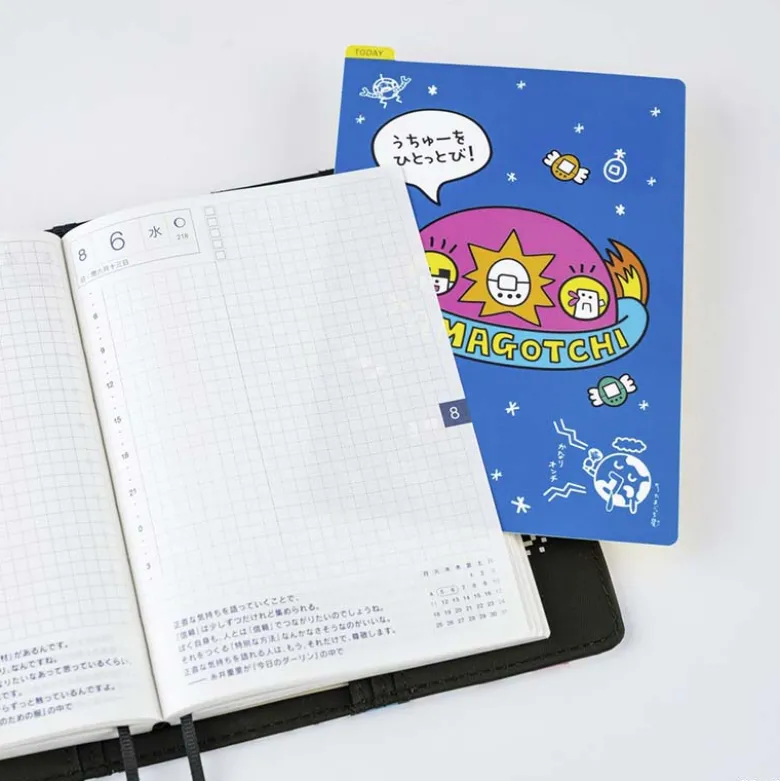 Hobonichi | Plantilla de Escritura Pencil Board A6 Tamagotchi: Blast Off to Outer Space!