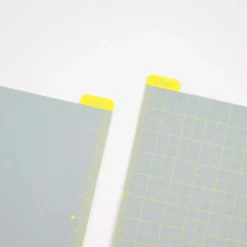 Hobonichi | Plantilla de Escritura Pencil Board A5 Ice Gray x Yellow