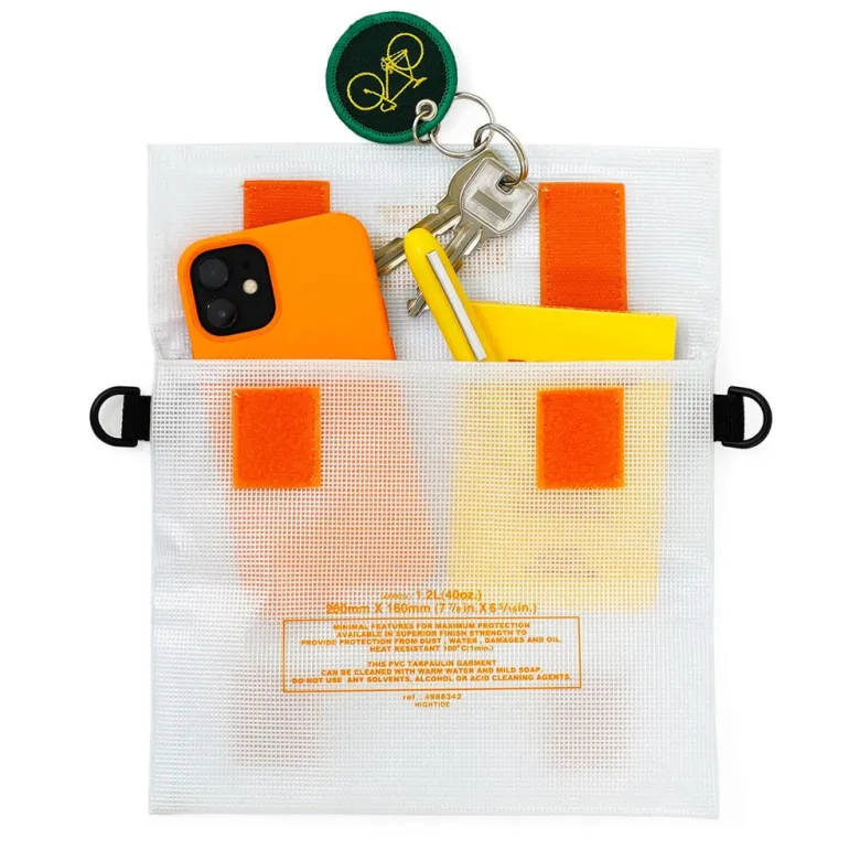 Penco | Estuche Carry Tite Case Clear M Light Blue