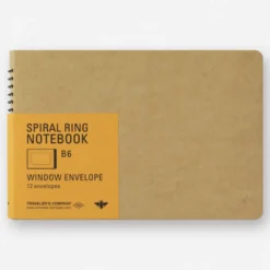 Traveler's Company | Cuaderno con Espiral B6 Sobres Visibles