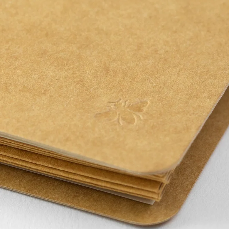 Traveler's Company | Cuaderno con Espiral B6 Sobres Visibles