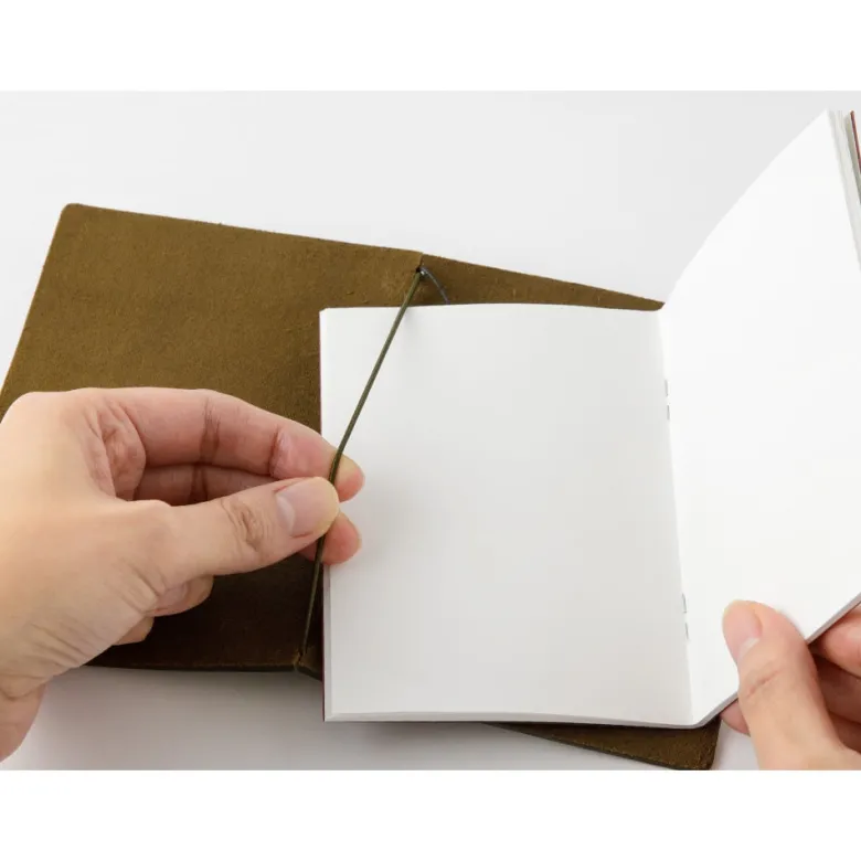 Traveler's Company | Cuaderno Traveler's Notebook Passport Olive