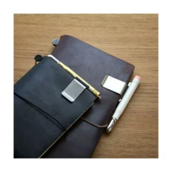 Traveler's Company | Porta bolígrafo M 016 Camel